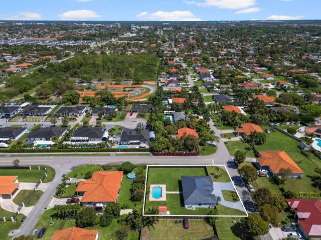 13205 SW 218th Ter, Miami, FL 33170