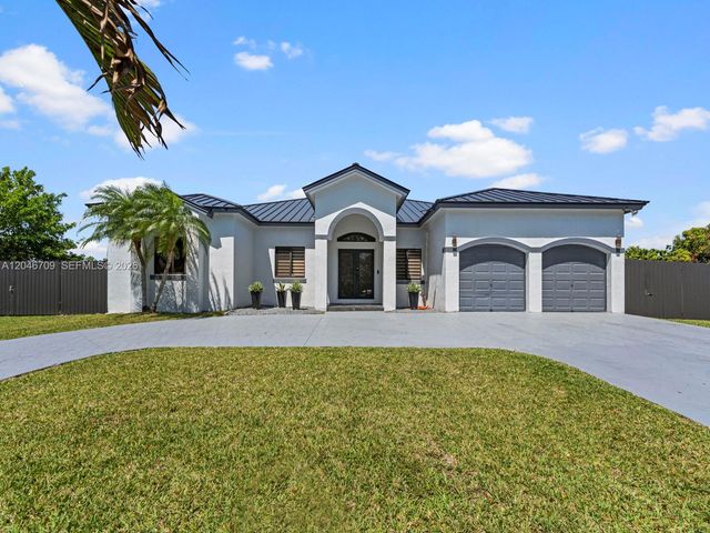 13205 SW 218th Ter, Miami, FL 33170