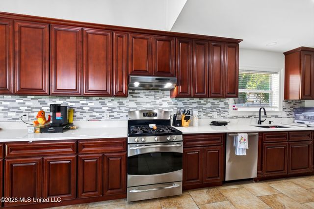 1200 College Street, Gulfport, MS 39507