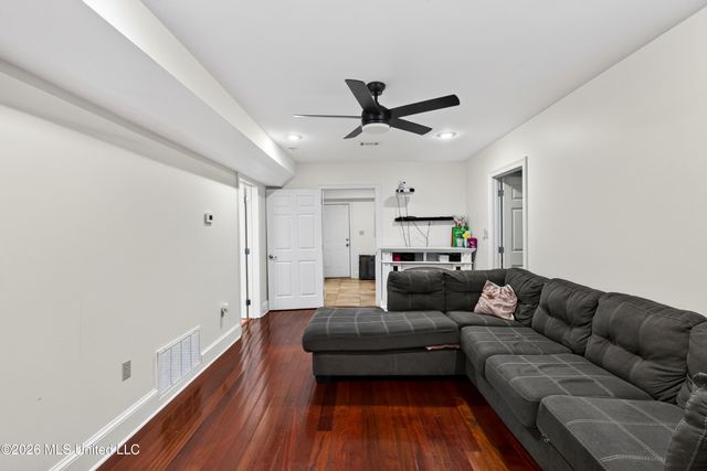 1200 College Street, Gulfport, MS 39507