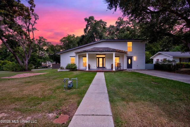 1200 College Street, Gulfport, MS 39507