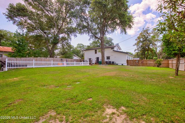1200 College Street, Gulfport, MS 39507