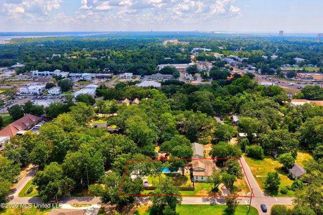 1200 College Street, Gulfport, MS 39507