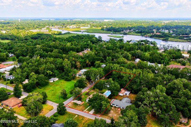 1200 College Street, Gulfport, MS 39507