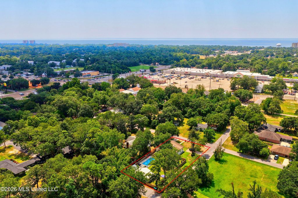1200 College Street, Gulfport, MS 39507