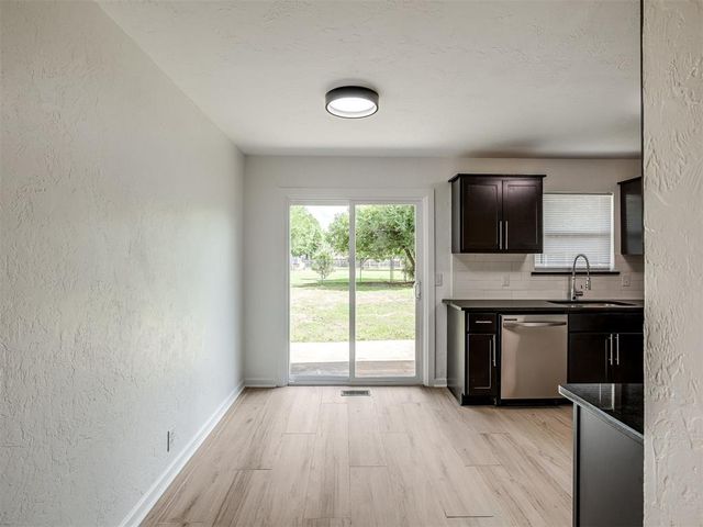 221 W Wayne Street, Edmond, OK 73003