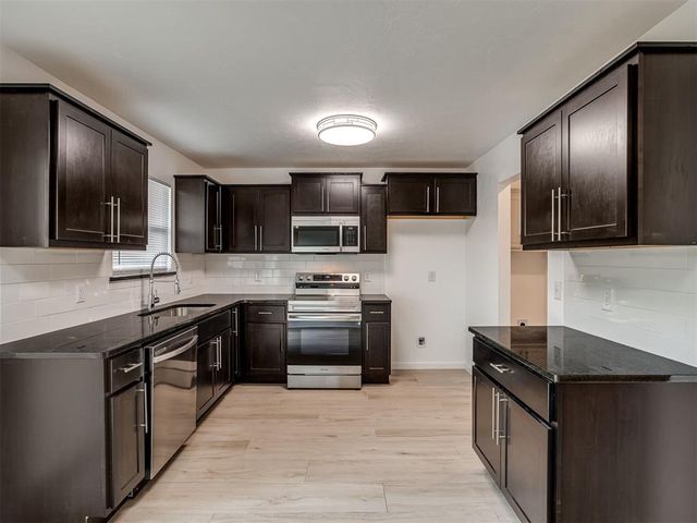 221 W Wayne Street, Edmond, OK 73003