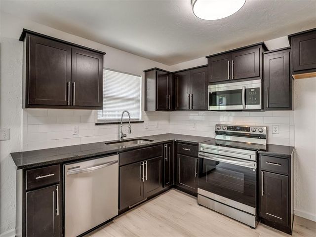 221 W Wayne Street, Edmond, OK 73003