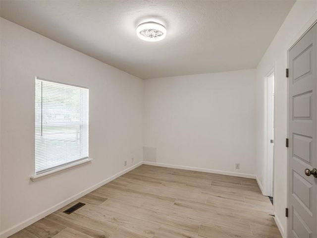 221 W Wayne Street, Edmond, OK 73003