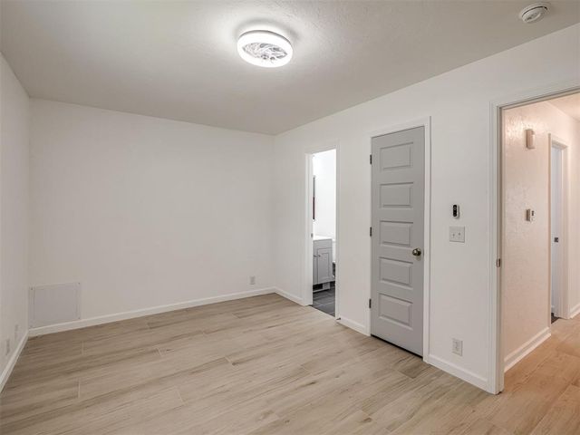 221 W Wayne Street, Edmond, OK 73003