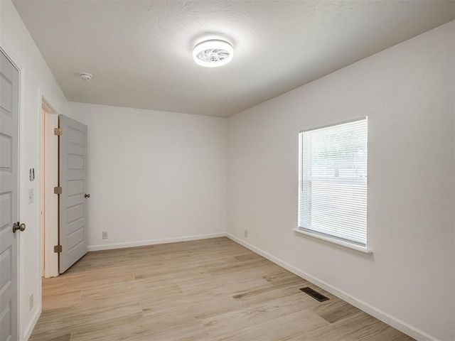 221 W Wayne Street, Edmond, OK 73003