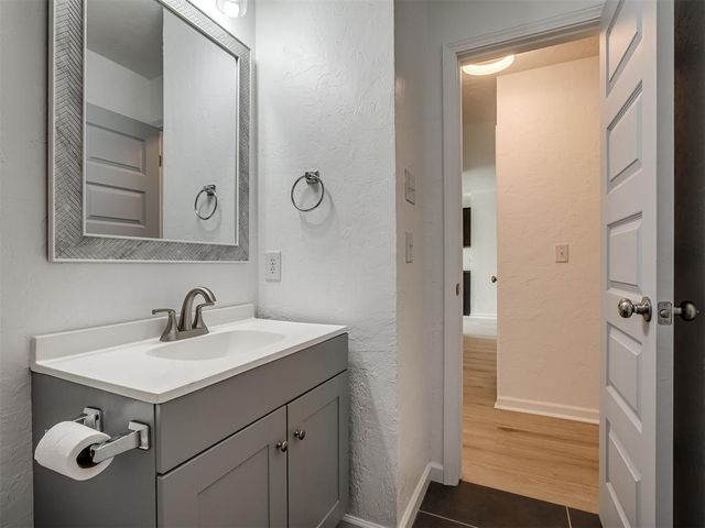 221 W Wayne Street, Edmond, OK 73003