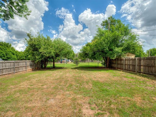 221 W Wayne Street, Edmond, OK 73003