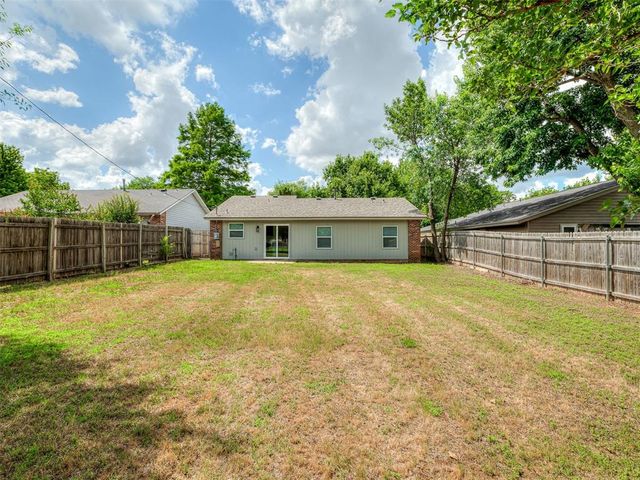 221 W Wayne Street, Edmond, OK 73003