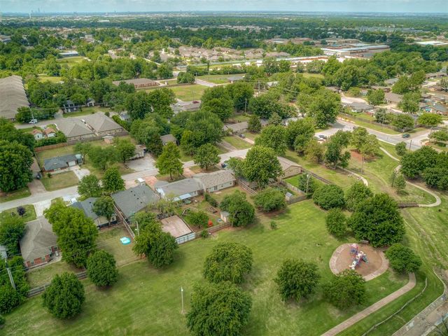 221 W Wayne Street, Edmond, OK 73003