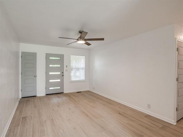 221 W Wayne Street, Edmond, OK 73003