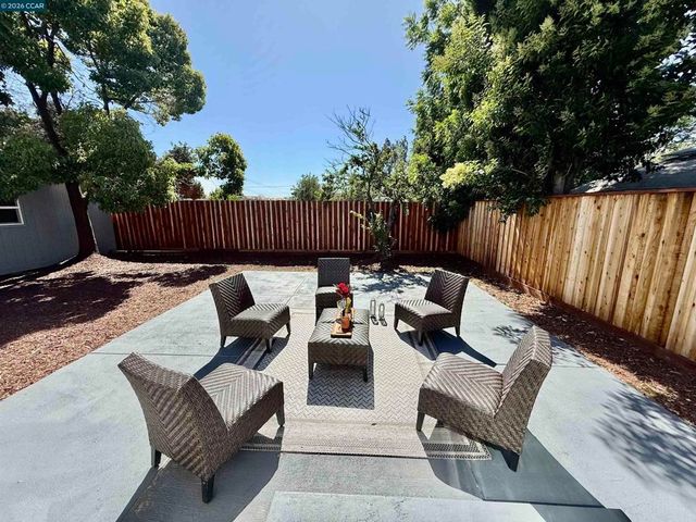 355 Lofas Pl, Vallejo, CA 94589