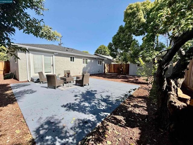 355 Lofas Pl, Vallejo, CA 94589