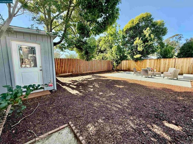 355 Lofas Pl, Vallejo, CA 94589
