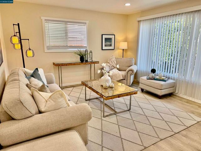 355 Lofas Pl, Vallejo, CA 94589