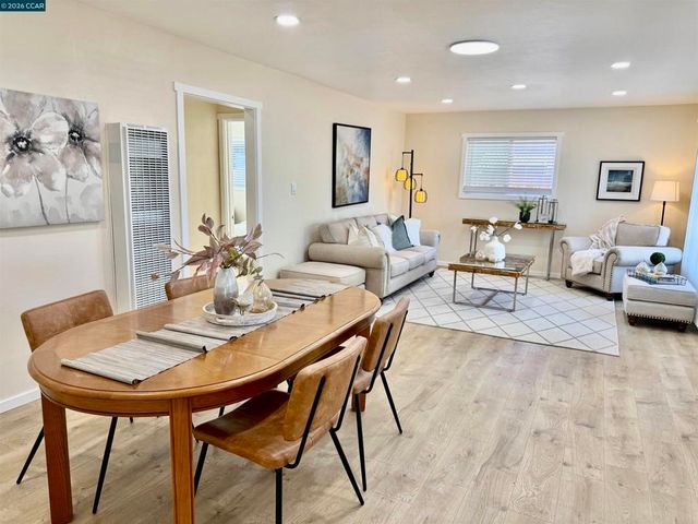 355 Lofas Pl, Vallejo, CA 94589