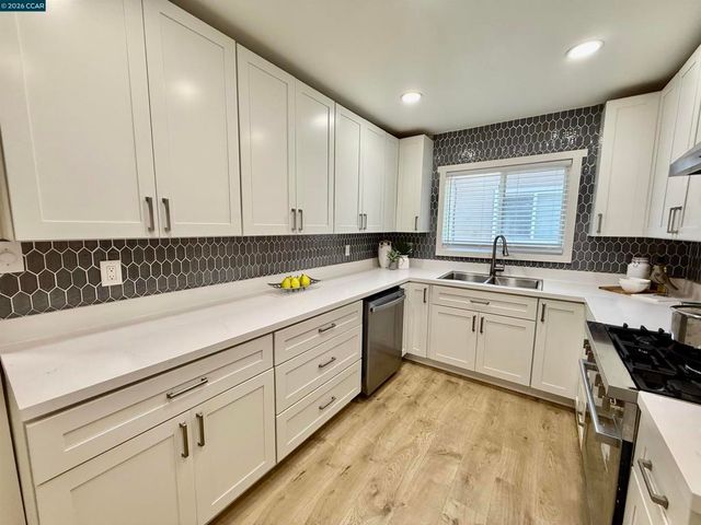 355 Lofas Pl, Vallejo, CA 94589