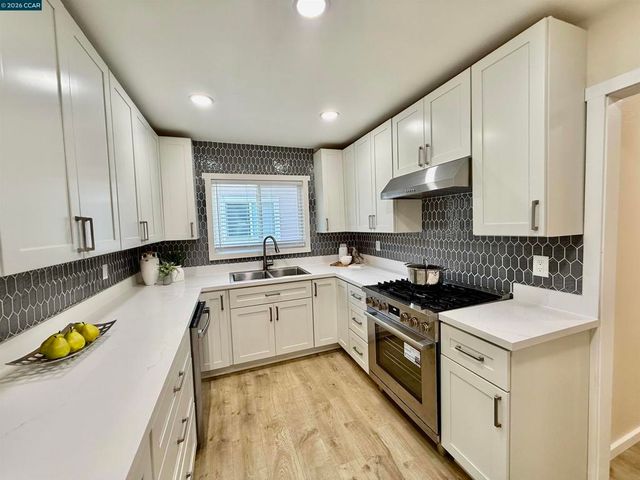 355 Lofas Pl, Vallejo, CA 94589