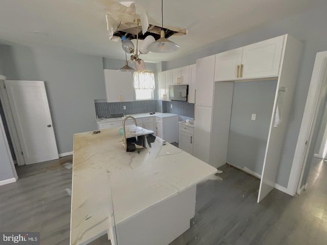 906 CEDAR AVE, Darby, PA 19023
