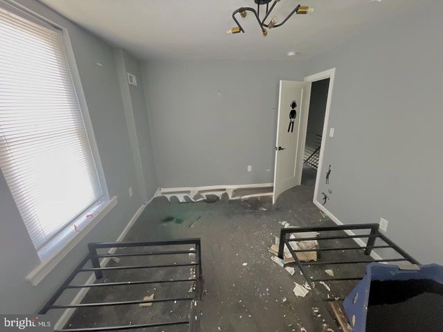 906 CEDAR AVE, Darby, PA 19023