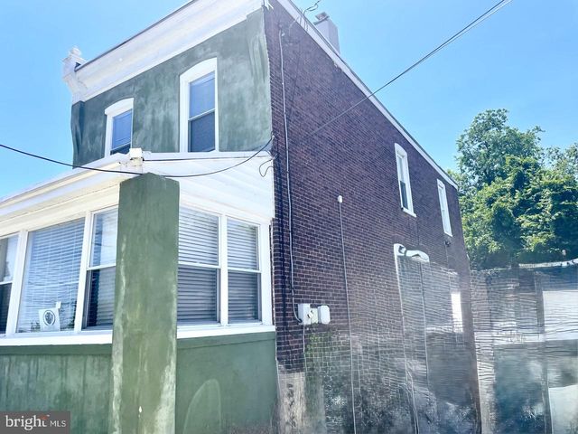 906 CEDAR AVE, Darby, PA 19023