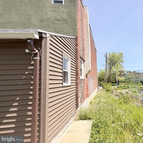 906 CEDAR AVE, Darby, PA 19023