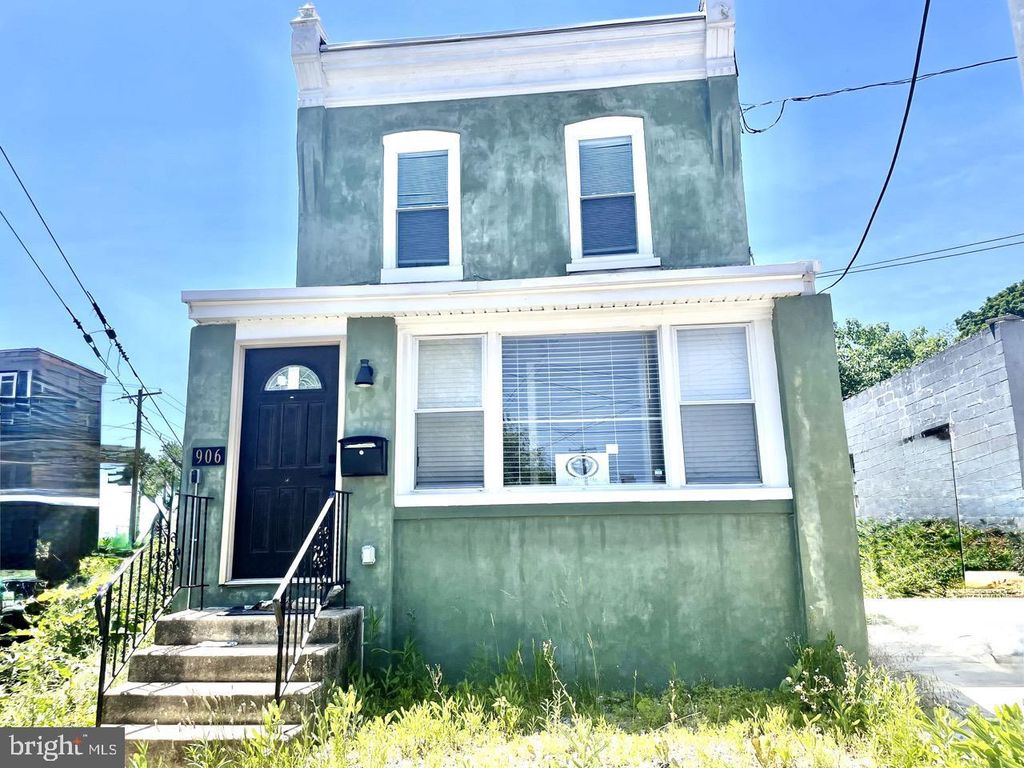 906 CEDAR AVE, Darby, PA 19023