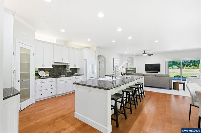 575 Castle Glen Ln N, Keizer, OR 97303