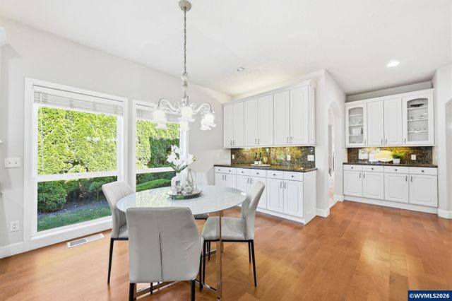 575 Castle Glen Ln N, Keizer, OR 97303