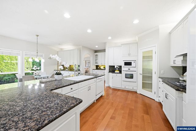 575 Castle Glen Ln N, Keizer, OR 97303