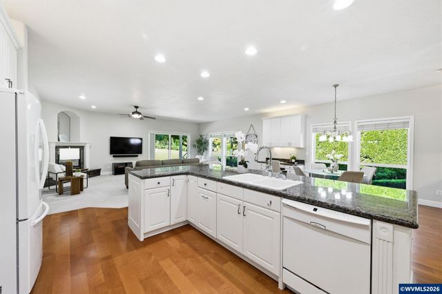 575 Castle Glen Ln N, Keizer, OR 97303