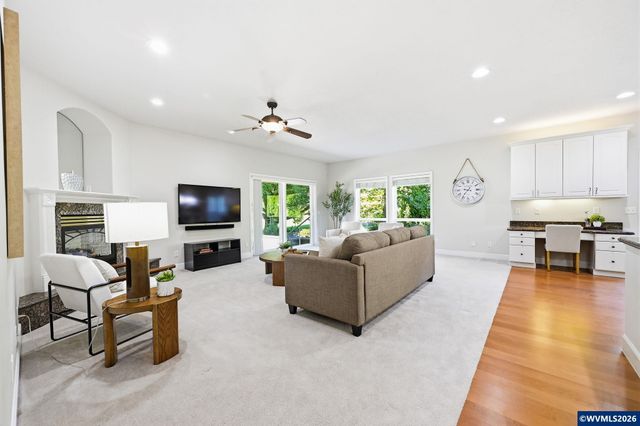 575 Castle Glen Ln N, Keizer, OR 97303