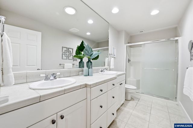 575 Castle Glen Ln N, Keizer, OR 97303