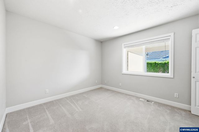 575 Castle Glen Ln N, Keizer, OR 97303