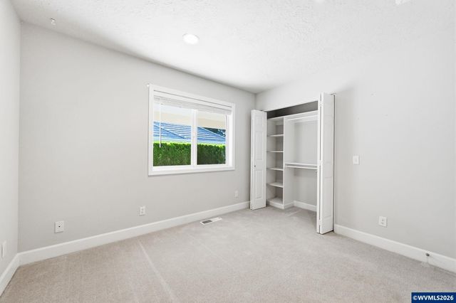 575 Castle Glen Ln N, Keizer, OR 97303