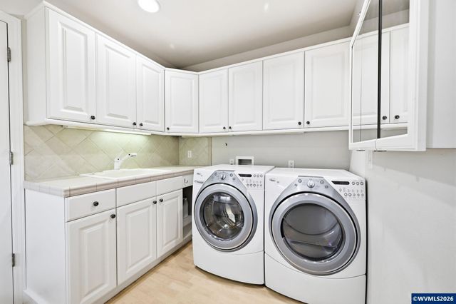575 Castle Glen Ln N, Keizer, OR 97303