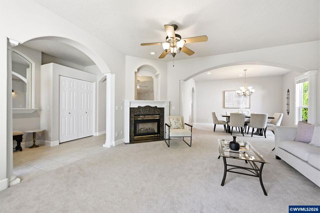 575 Castle Glen Ln N, Keizer, OR 97303