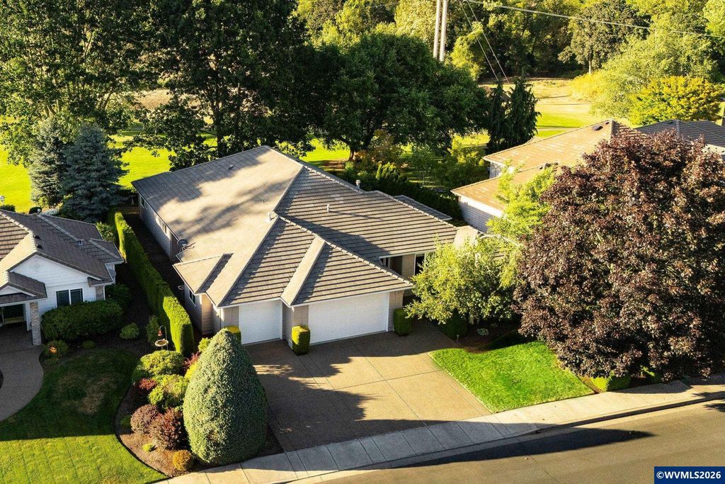 575 Castle Glen Ln N, Keizer, OR 97303