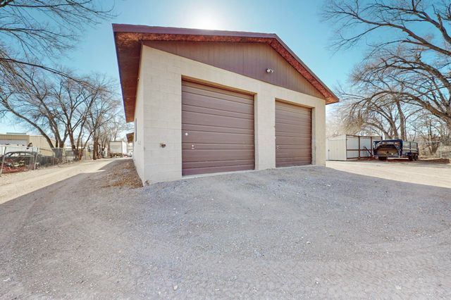 701 PLEASANT Place, Bosque Farms, NM 87068