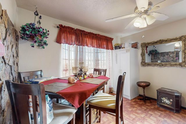 701 PLEASANT Place, Bosque Farms, NM 87068