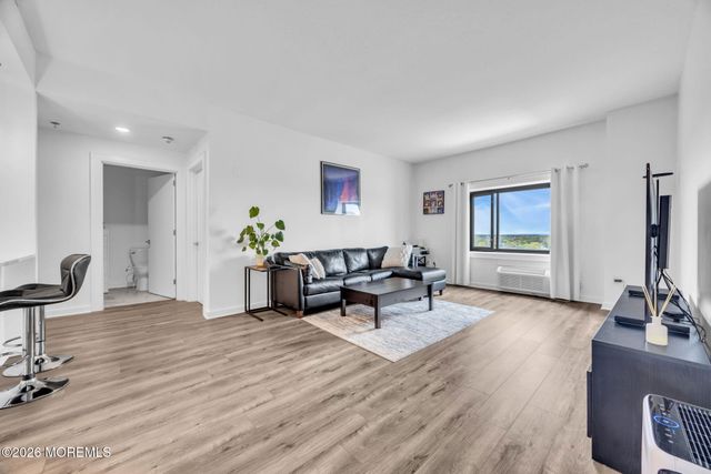 1 Carriage City Plaza 1620, Rahway, NJ 07065