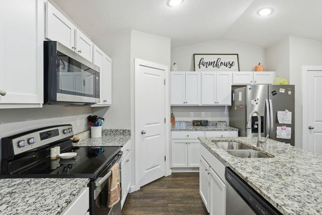 1801-1803 E 69th Ct N, Park City, KS 67219