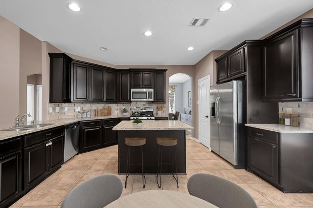 6707 Hunters Creek Lane, Baytown, TX 77521