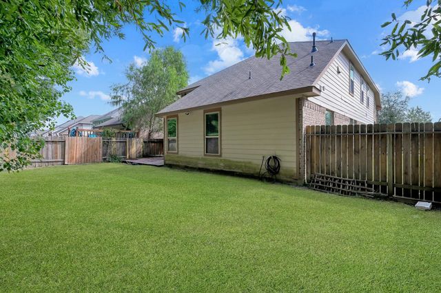 6707 Hunters Creek Lane, Baytown, TX 77521