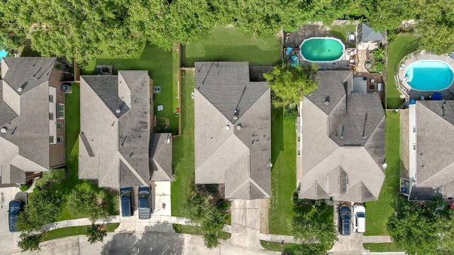 6707 Hunters Creek Lane, Baytown, TX 77521